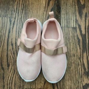 Used Cat & Jack water shoes